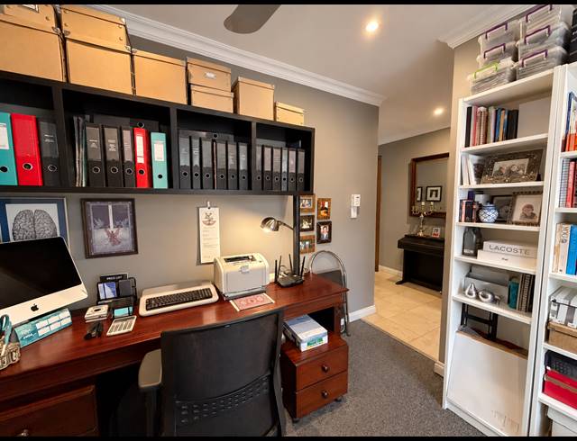 3 BEDROOM TOWNHOUSE FOR SALE IN MIDSTREAM ESTATE